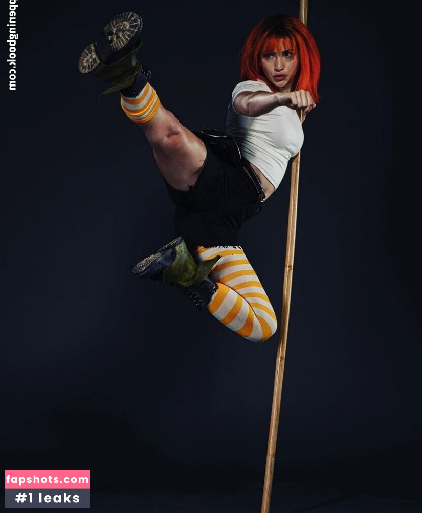 Emily Rudd gallery photo #52