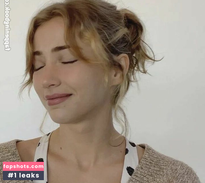 Emily Rudd gallery photo #72