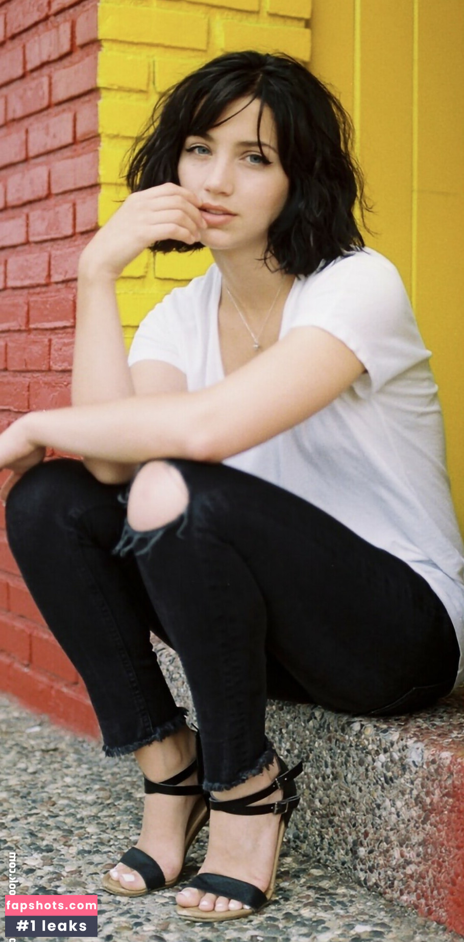 Emily Rudd gallery photo #75