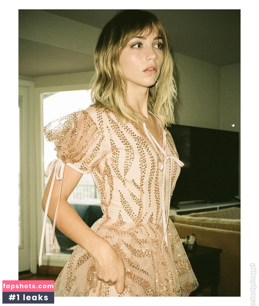 Emily Rudd gallery photo #99