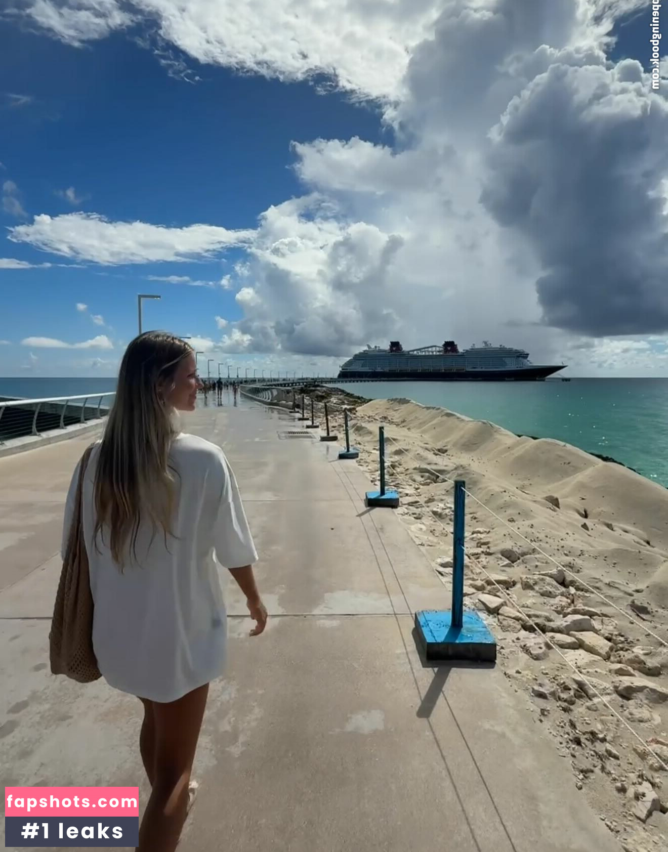 Emily Sentner gallery photo #5