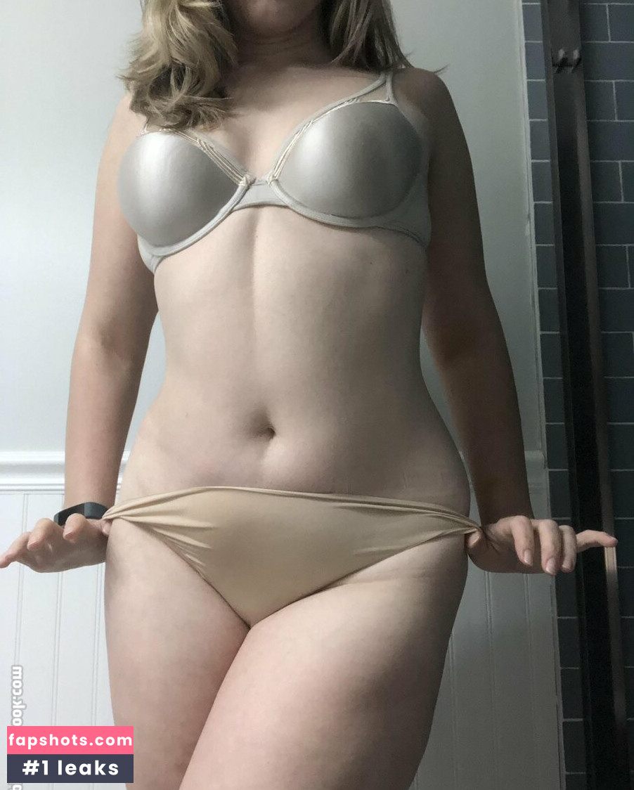 Emily Sequoia gallery photo #24