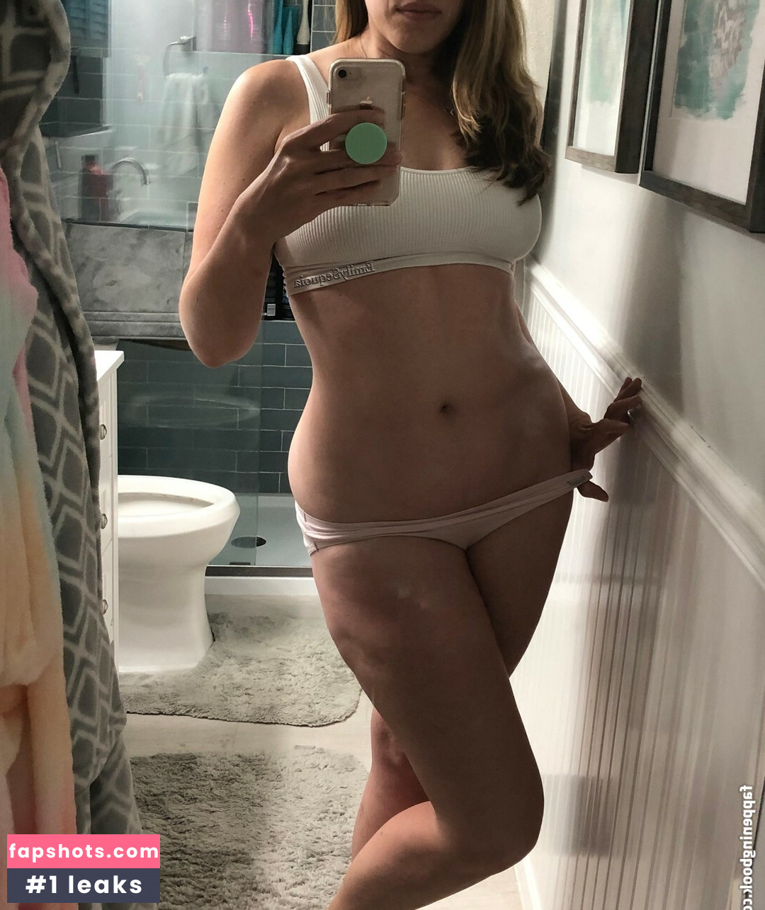 Emily Sequoia gallery photo #25