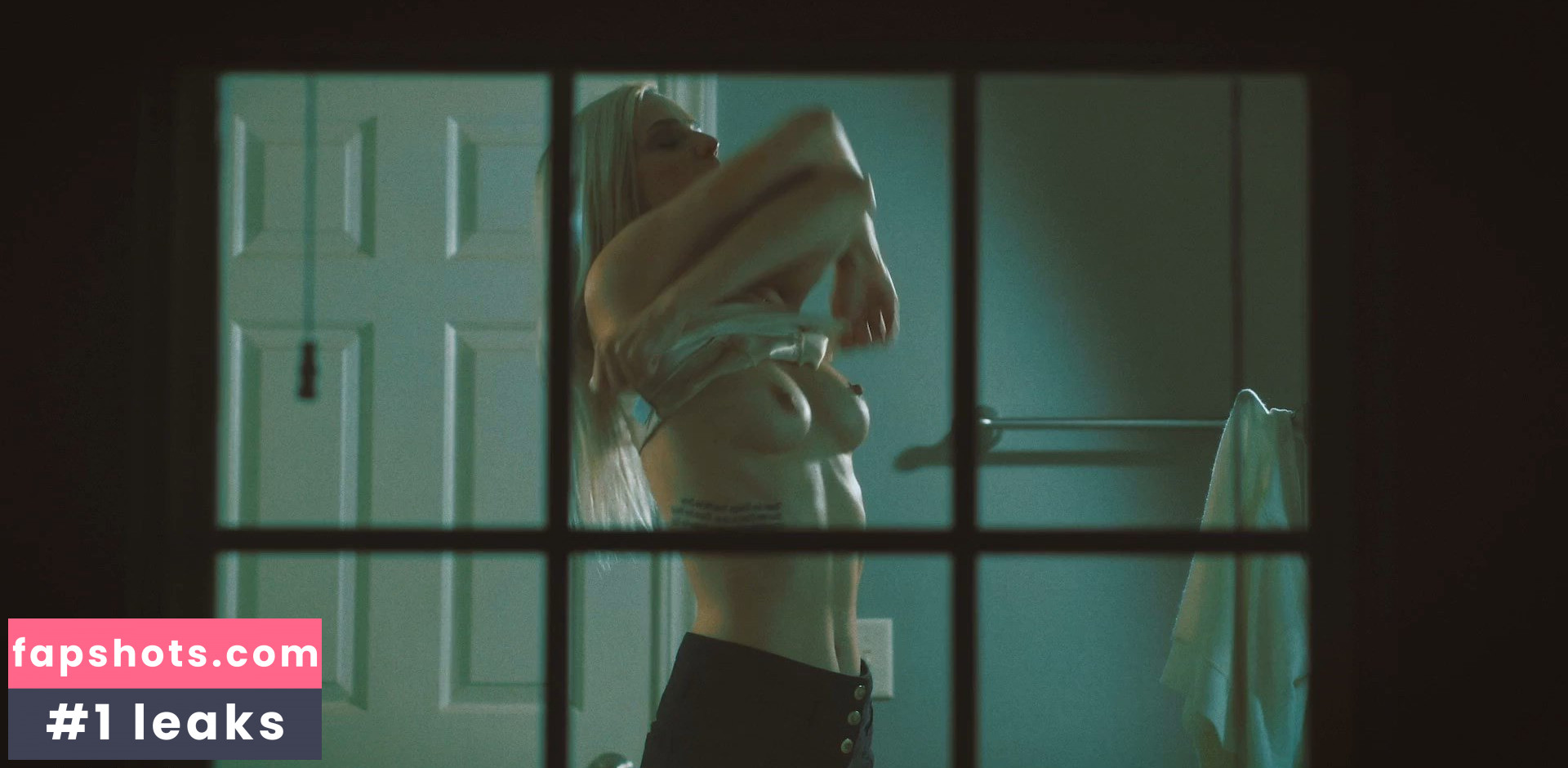 Emily Sweet gallery photo #67