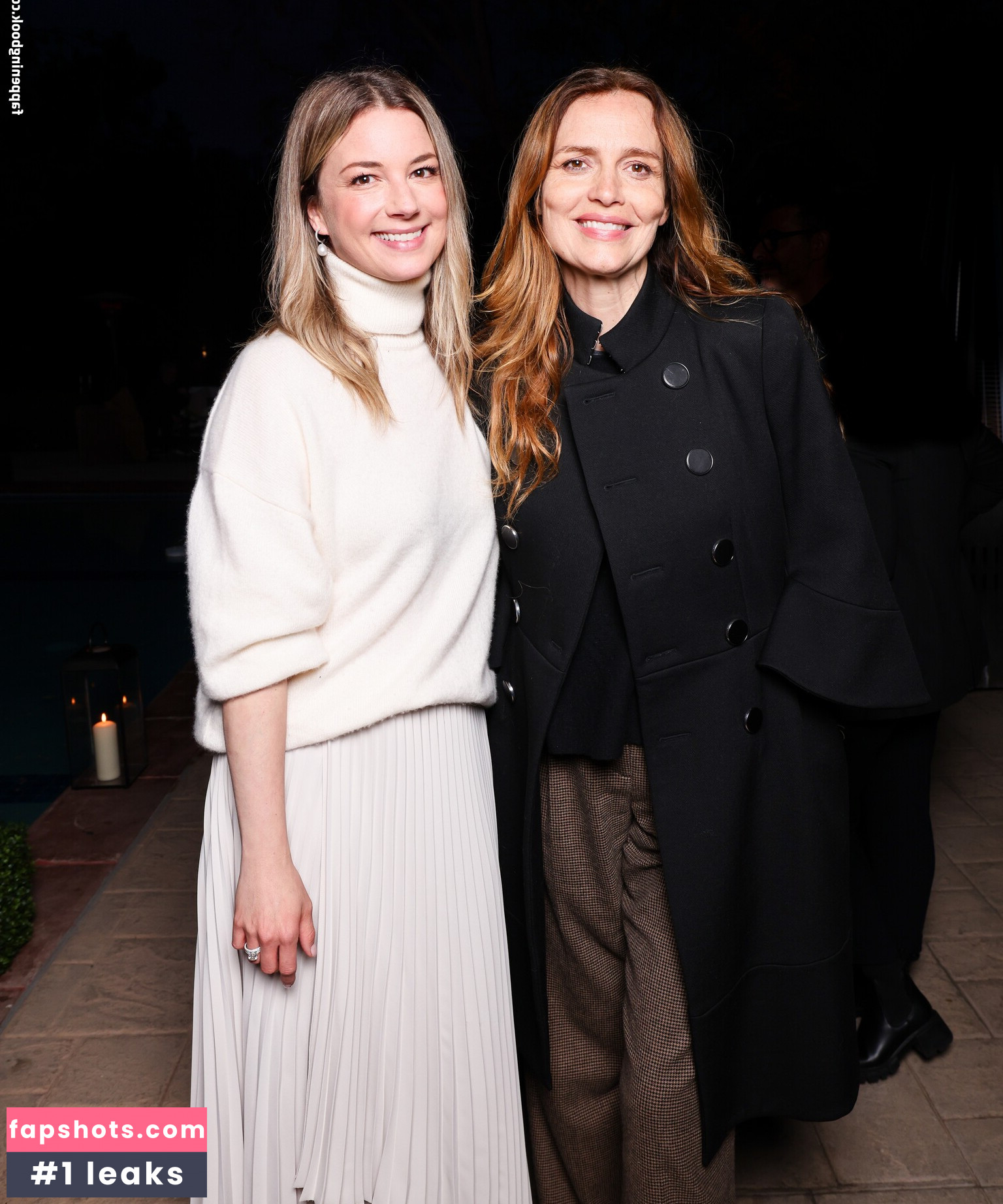 Emily VanCamp gallery photo #19