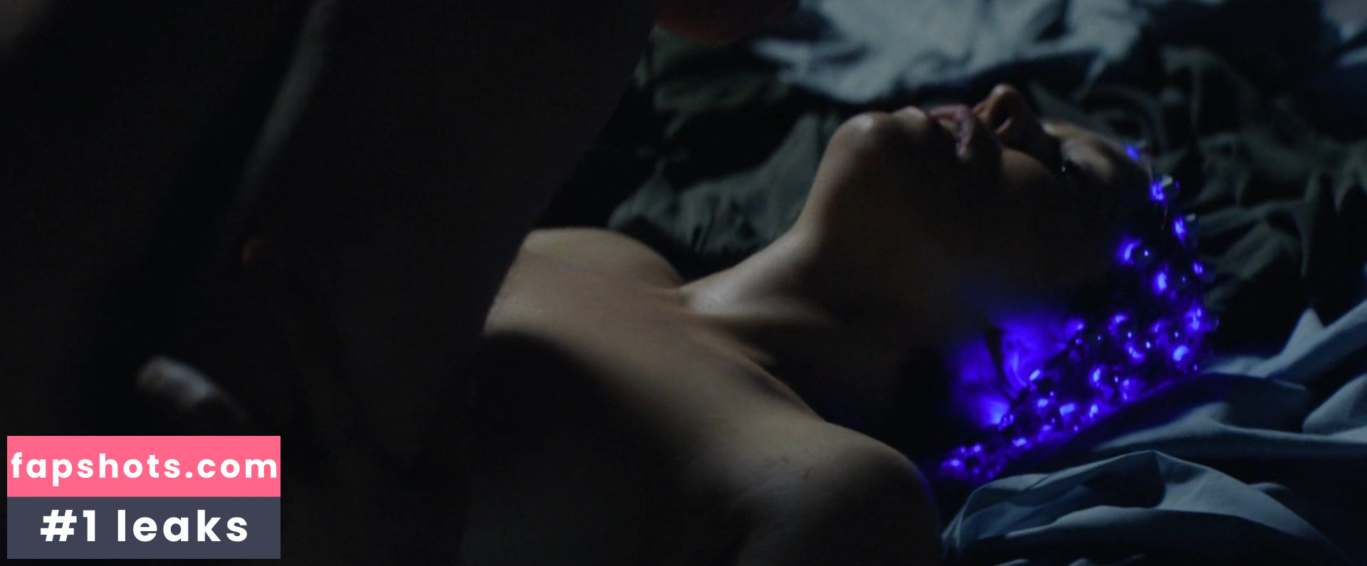 Emily Vere Nicoll nude babe gallery