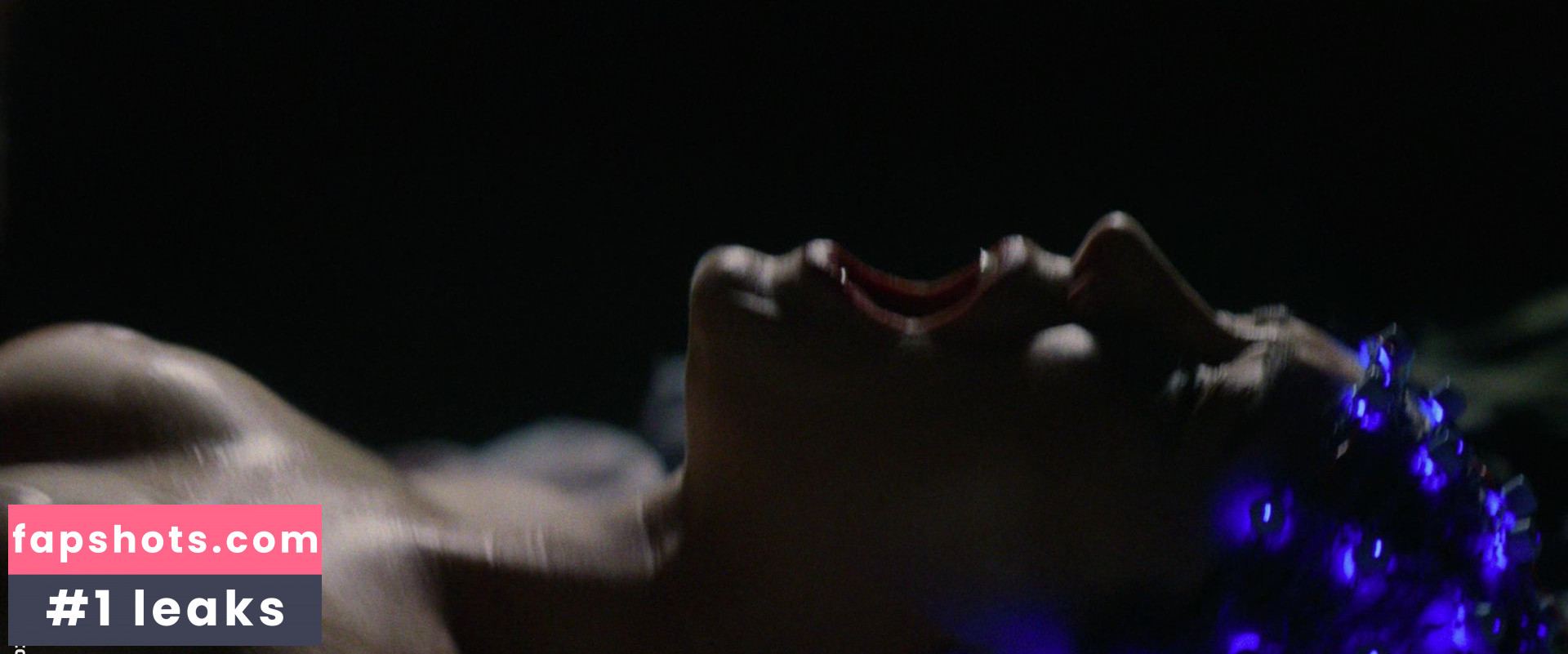 Emily Vere Nicoll gallery photo #11