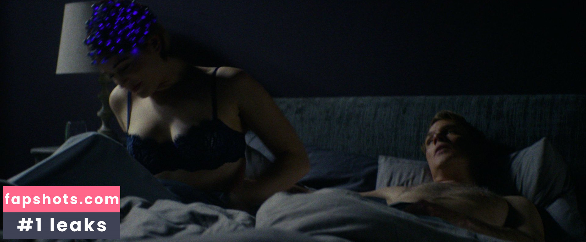 Emily Vere Nicoll gallery photo #12