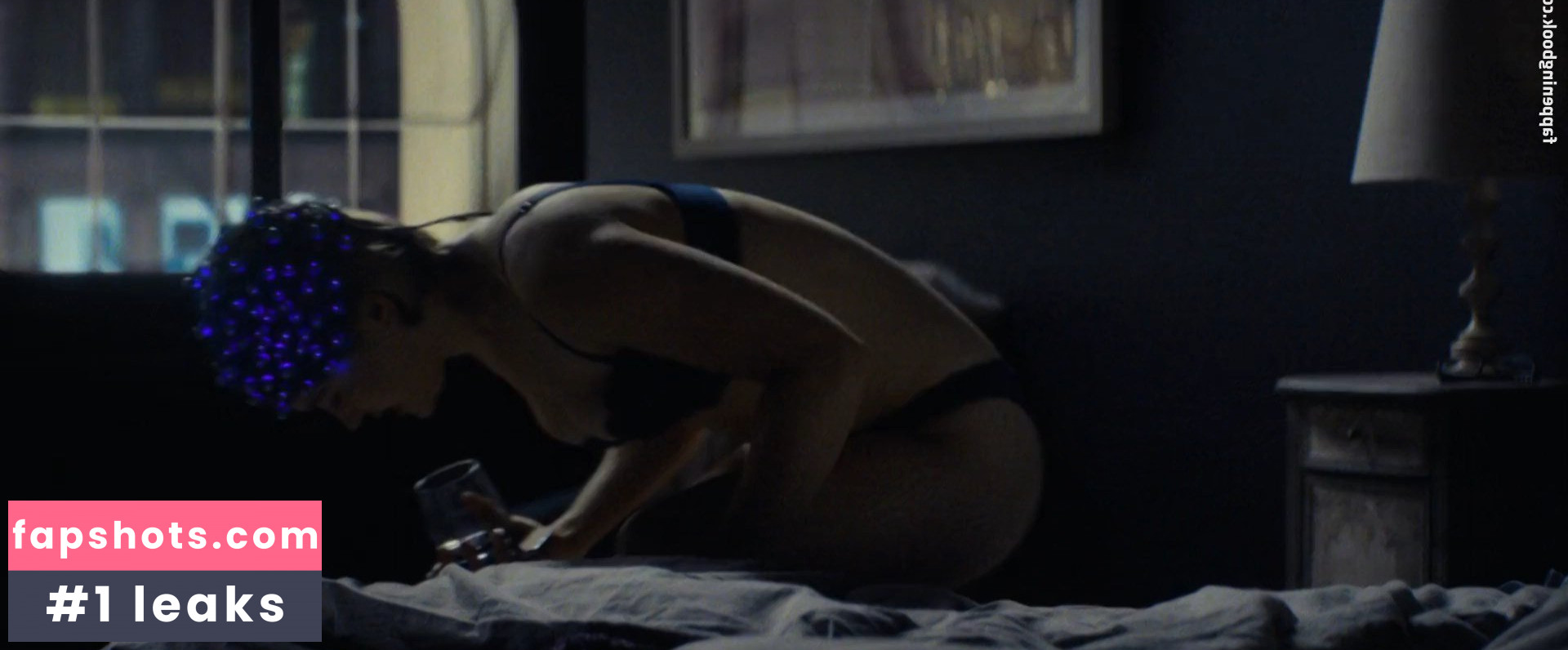 Emily Vere Nicoll gallery photo #5