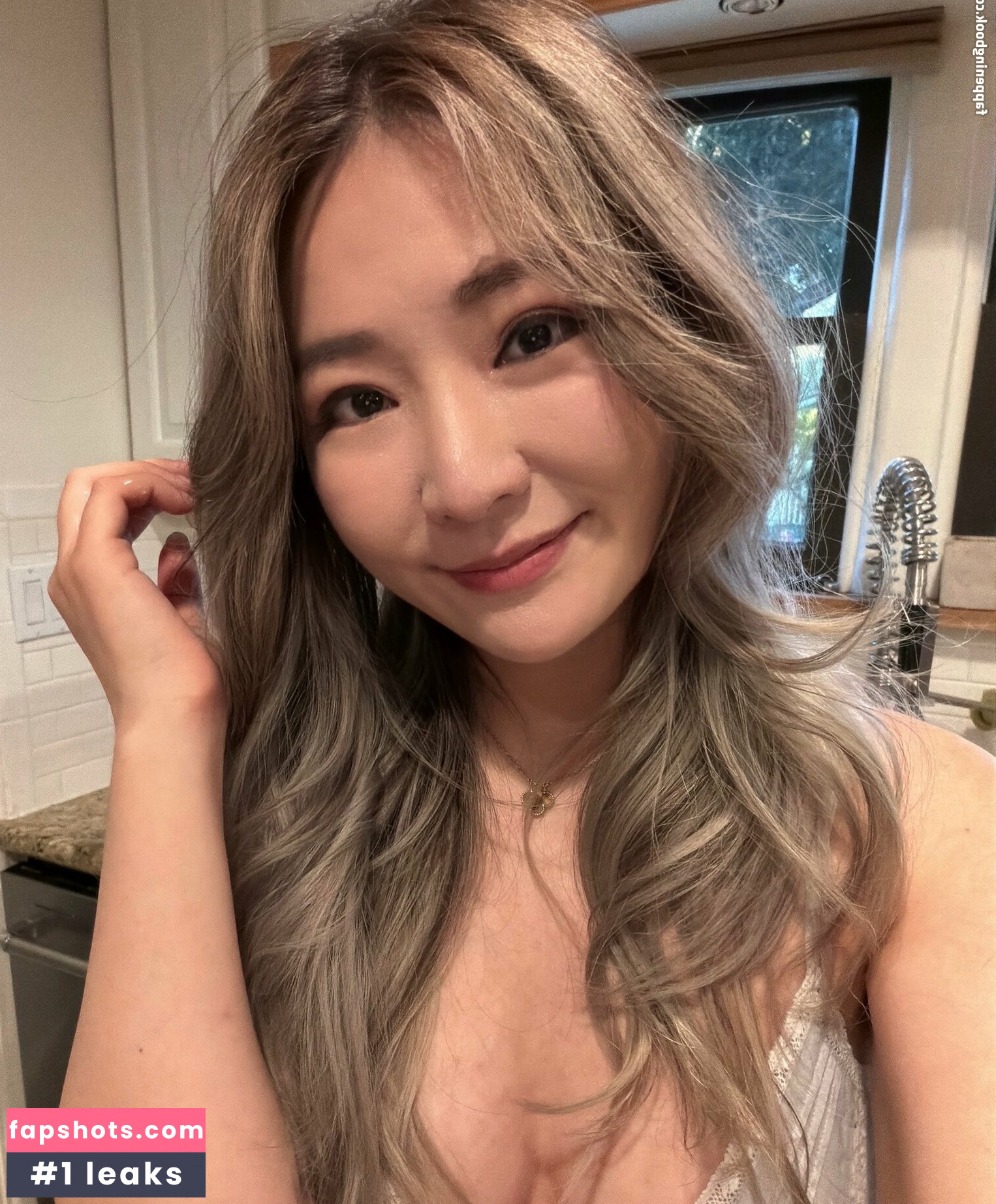 Emily Wang gallery photo #2