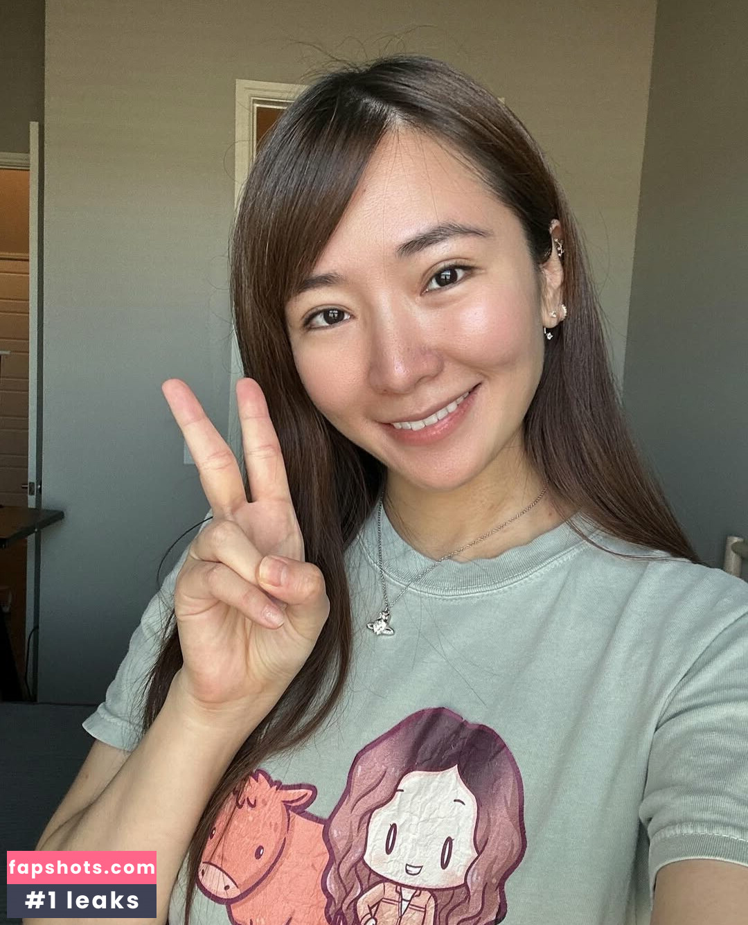 Emily Wang gallery photo #4