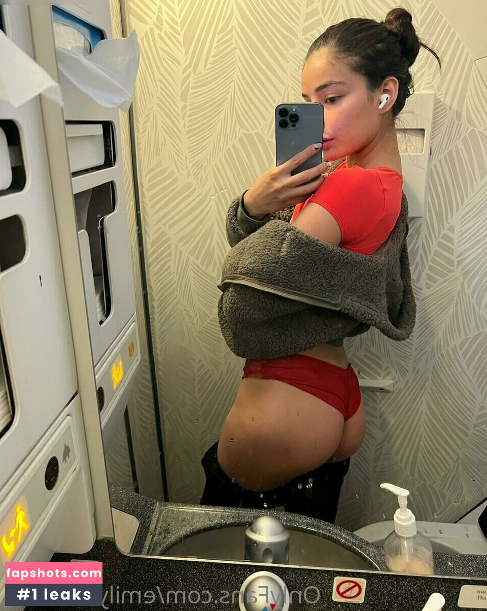 Emily Willis gallery photo #219