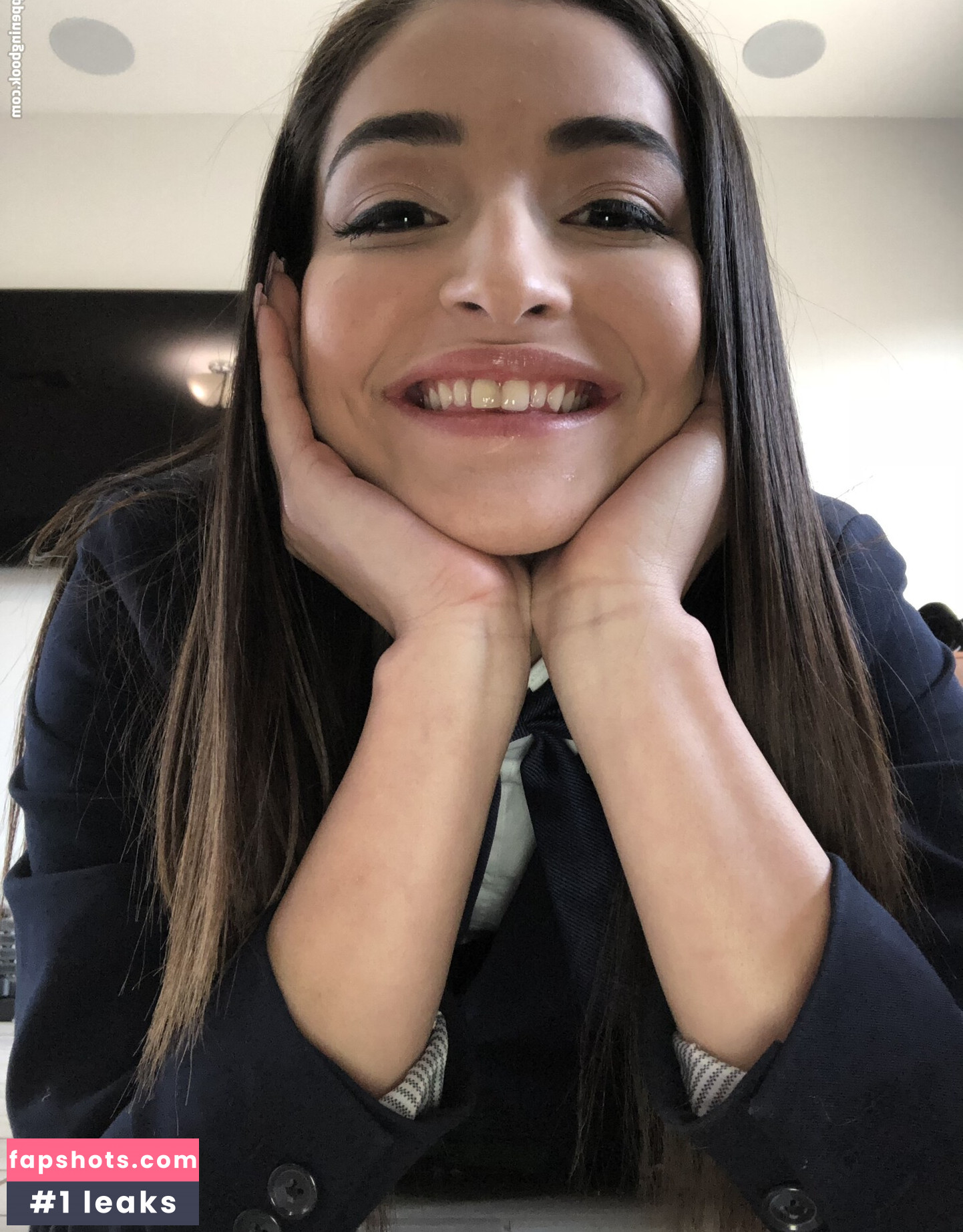 Emily Willis gallery photo #224