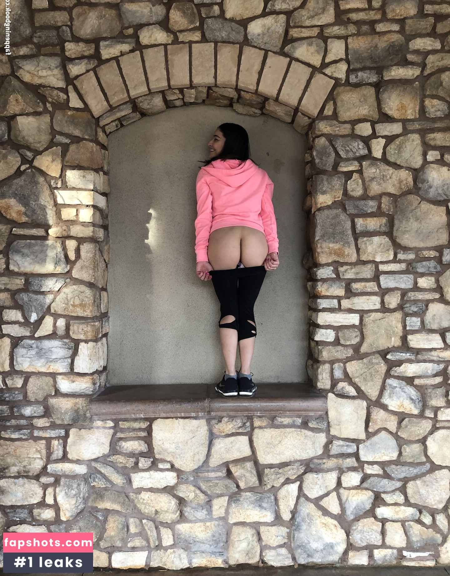 Emily Willis gallery photo #613