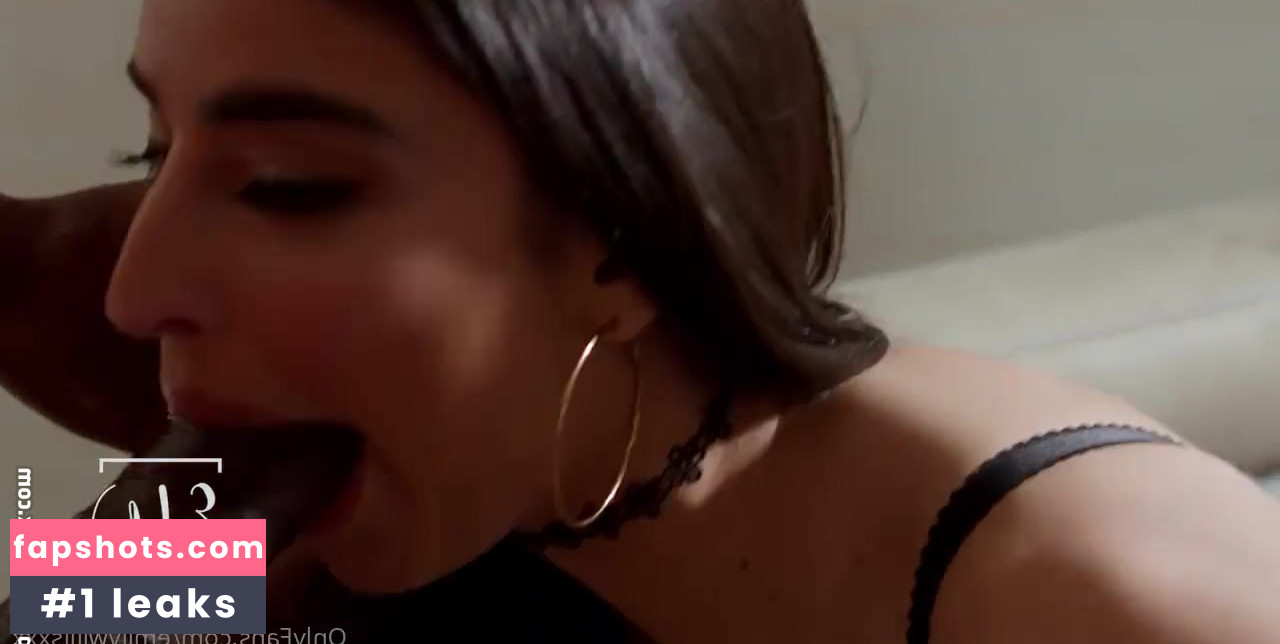 Emily Willis gallery photo #664