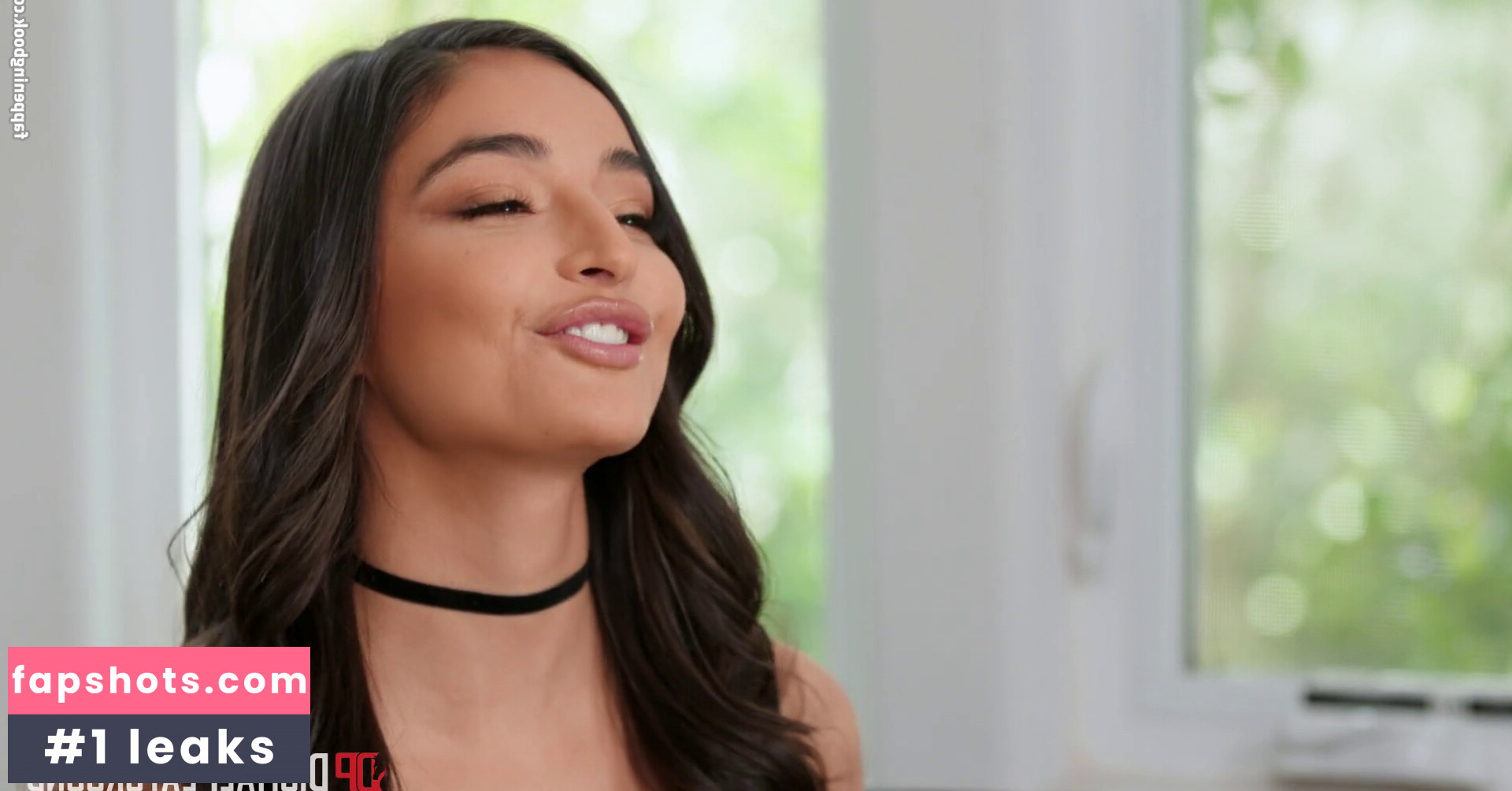 Emily Willis gallery photo #80