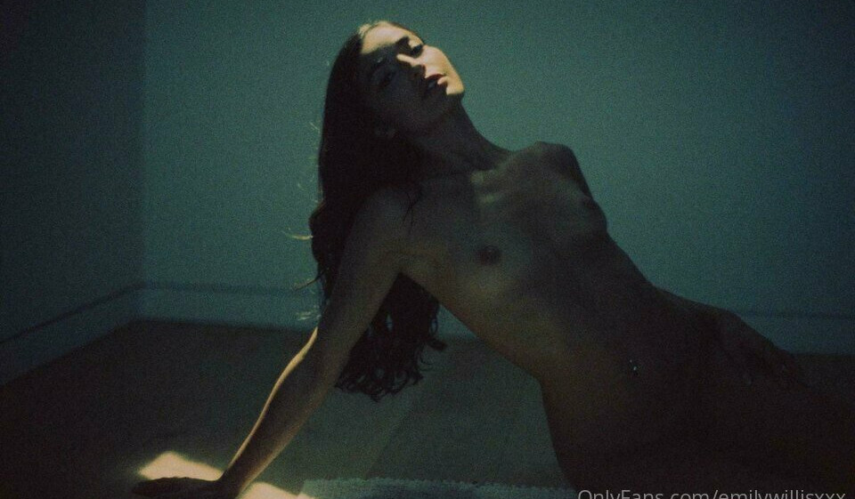 emily-willis gallery photo #1361