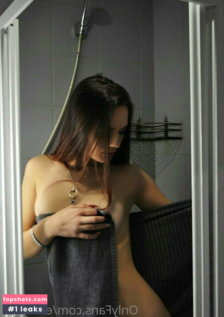 emily_yo gallery photo #3