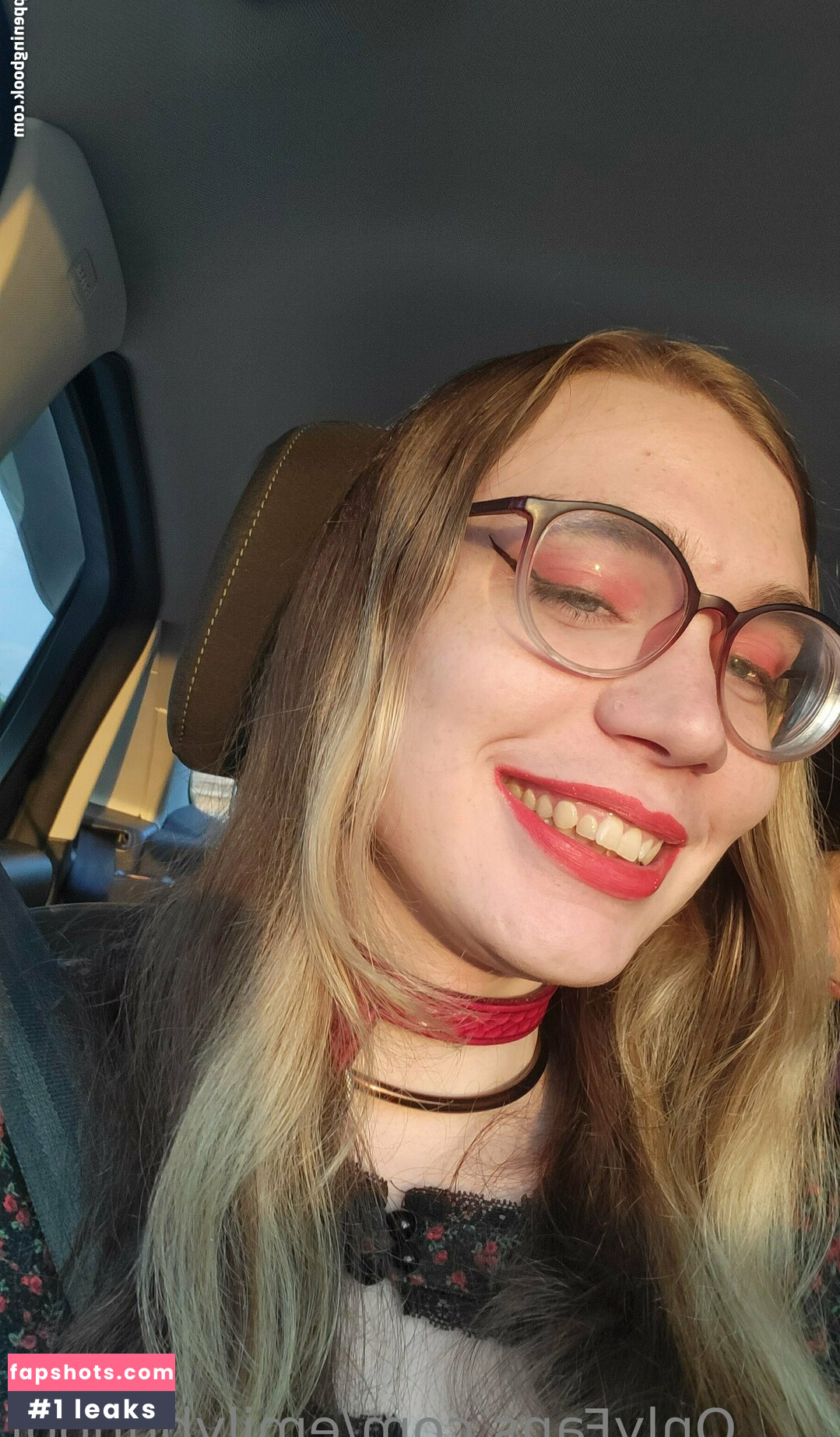 emilybunoof gallery photo #35