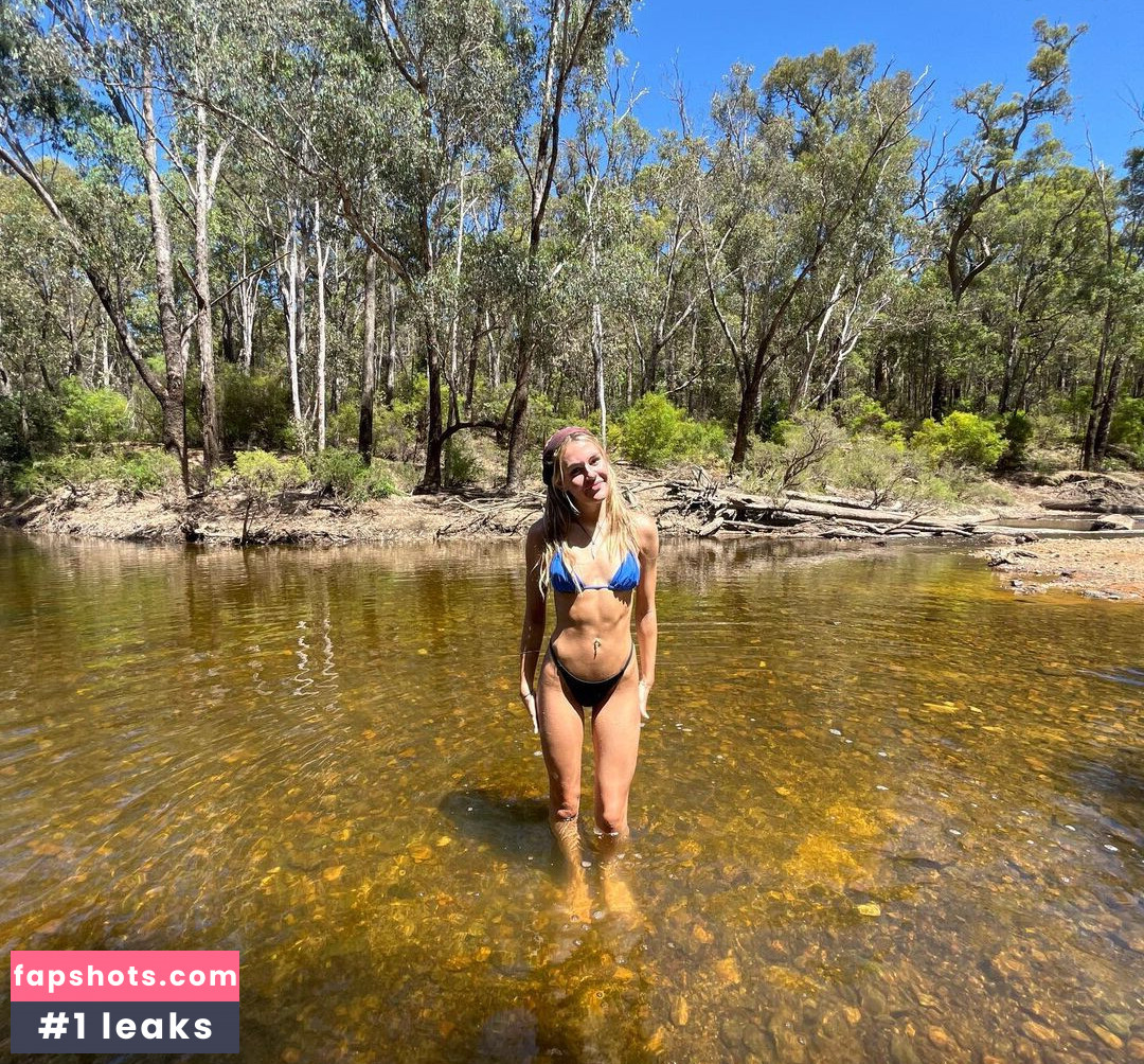 emilyendacott gallery photo #8