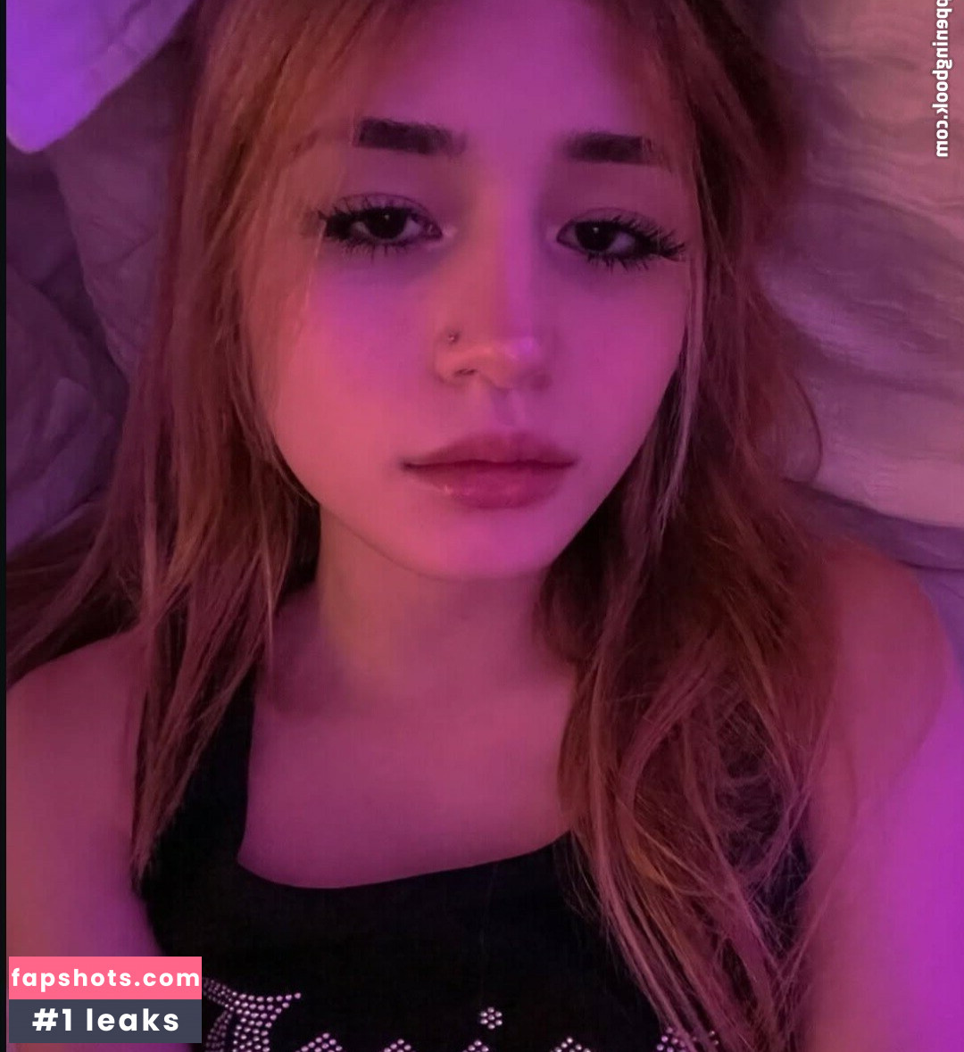 Emilykr0pp gallery photo #10