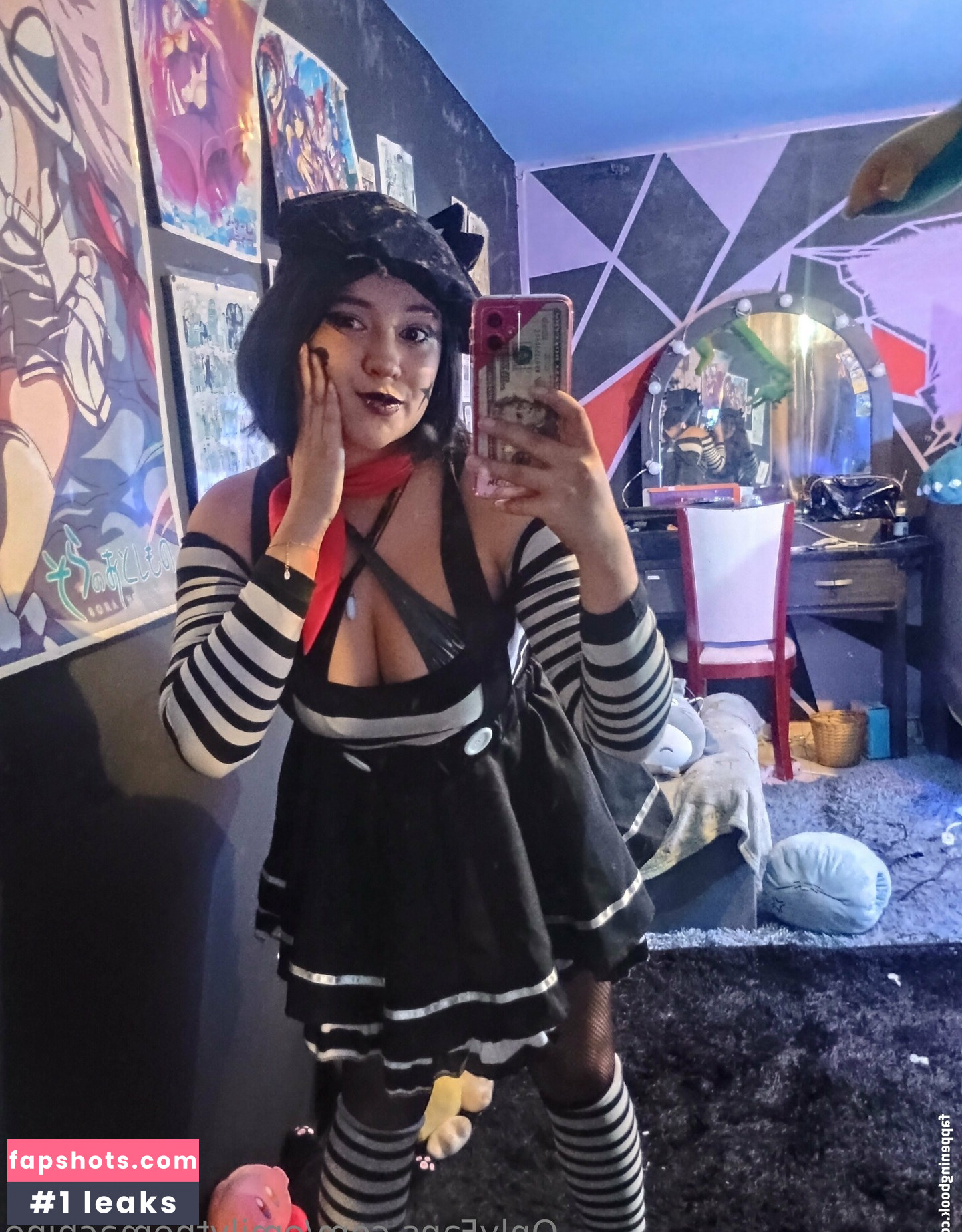 emilythemachine nude babe gallery