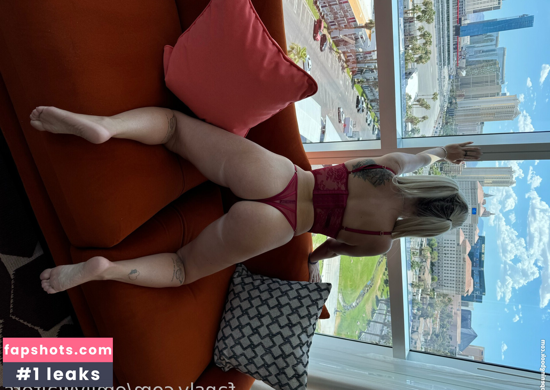 EmilyWalters gallery photo #13