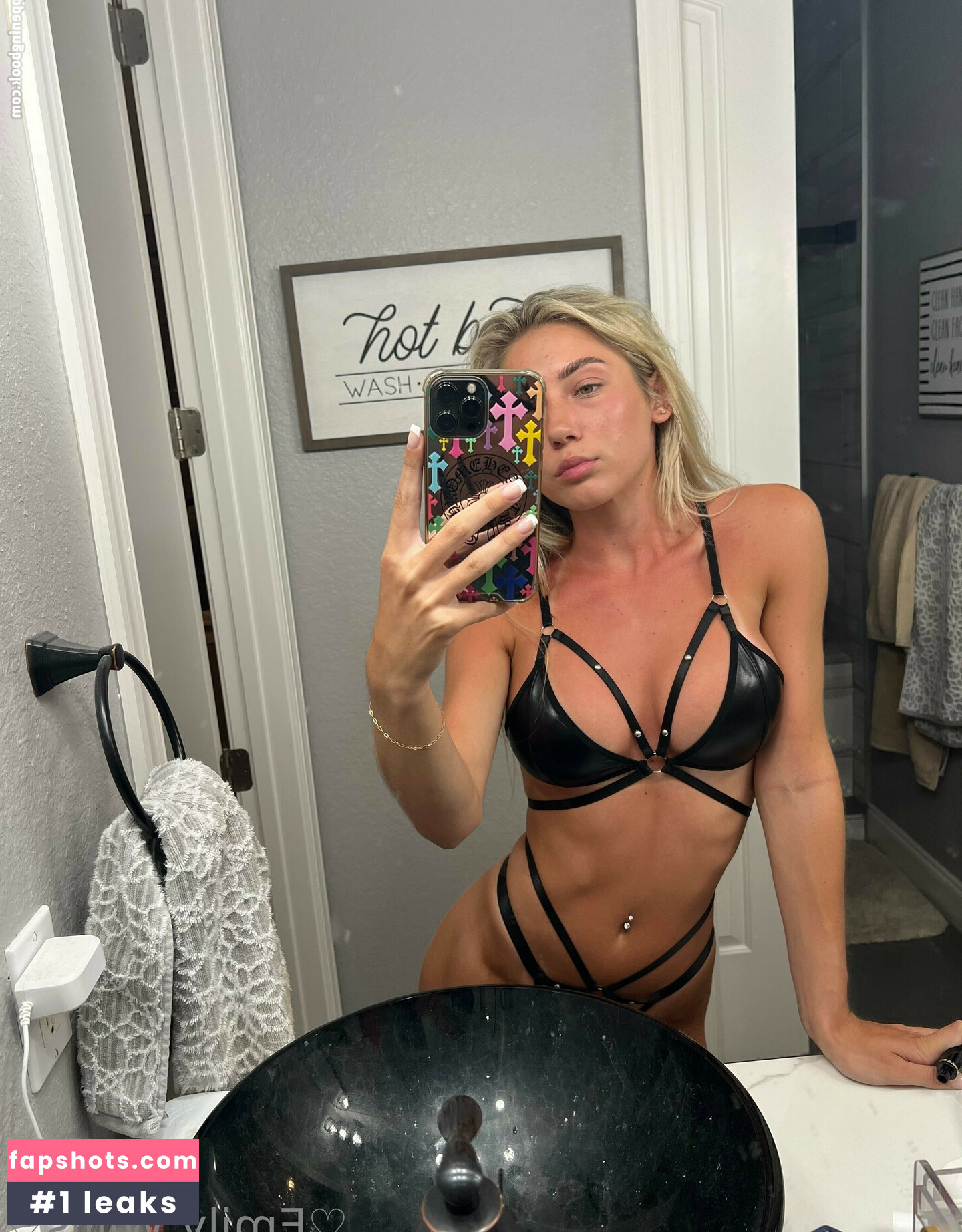 emilywillis18 gallery photo #3