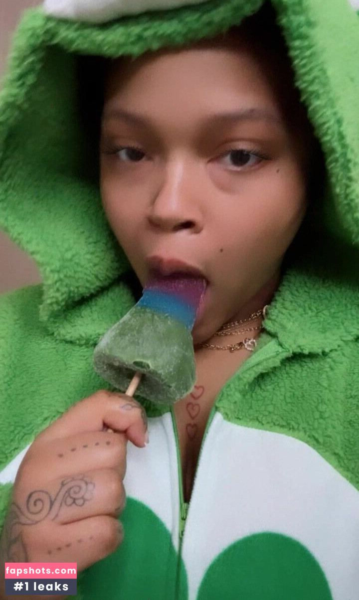 EmilyYears gallery photo #10