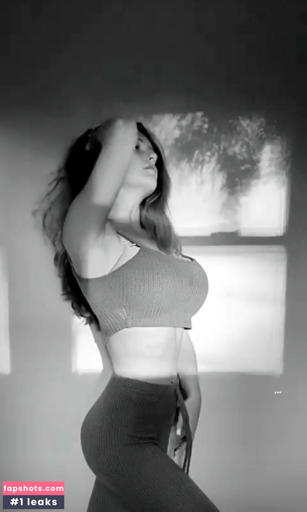 emilyyfiore gallery photo #2