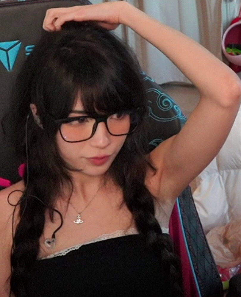 emiru-33 gallery photo #1064