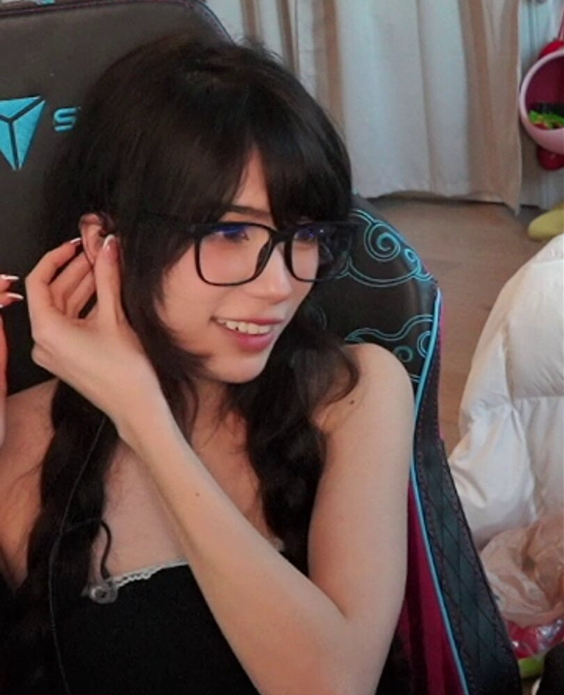 emiru-33 gallery photo #1065