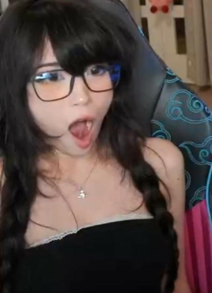 emiru-33 gallery photo #1079