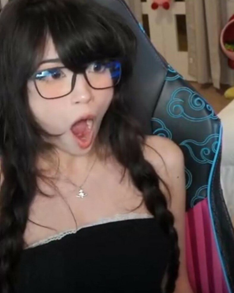 emiru-33 gallery photo #1081