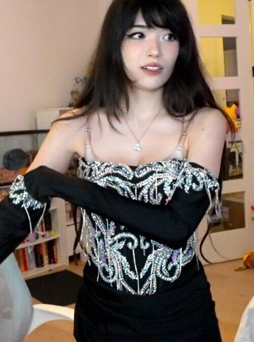 emiru-33 gallery photo #1113