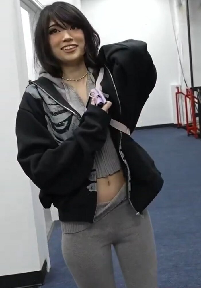 emiru-33 gallery photo #1131