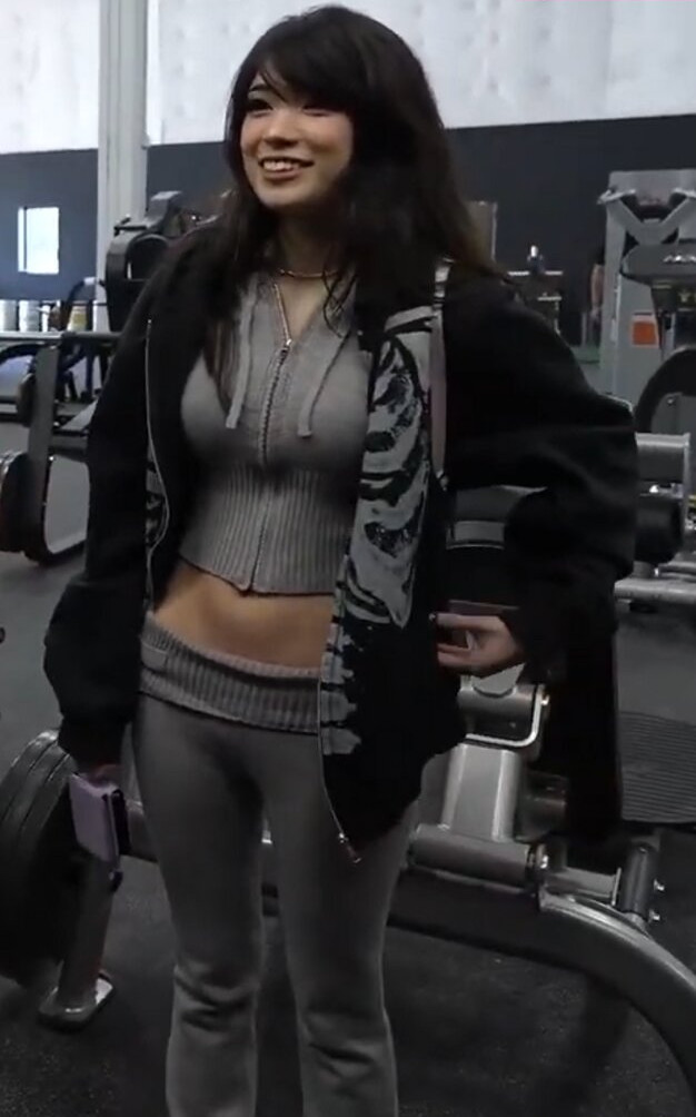 emiru-33 gallery photo #1136