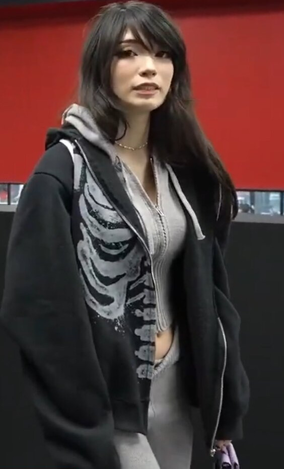 emiru-33 gallery photo #1137