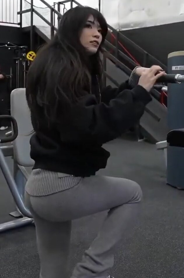 emiru-33 gallery photo #1139