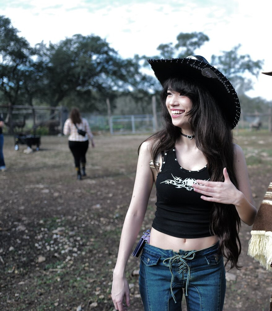 emiru-33 gallery photo #1153