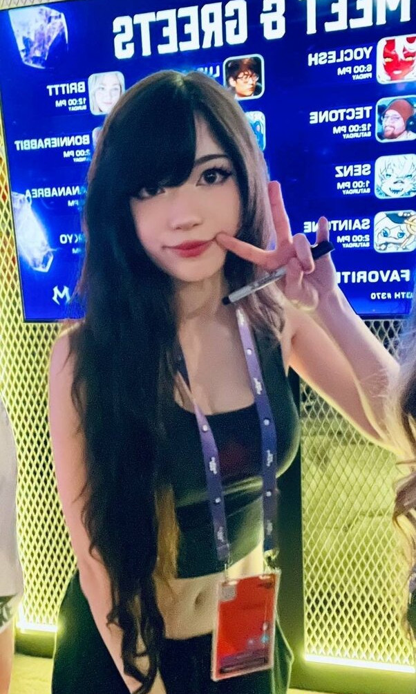 emiru-33 gallery photo #1156