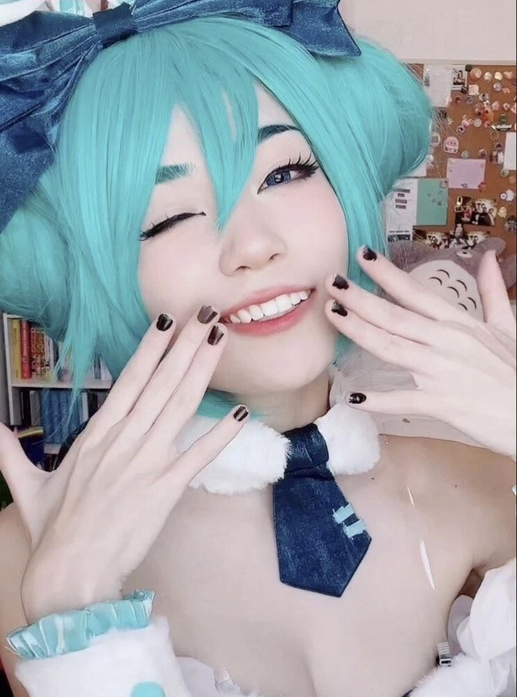 emiru-33 gallery photo #1260