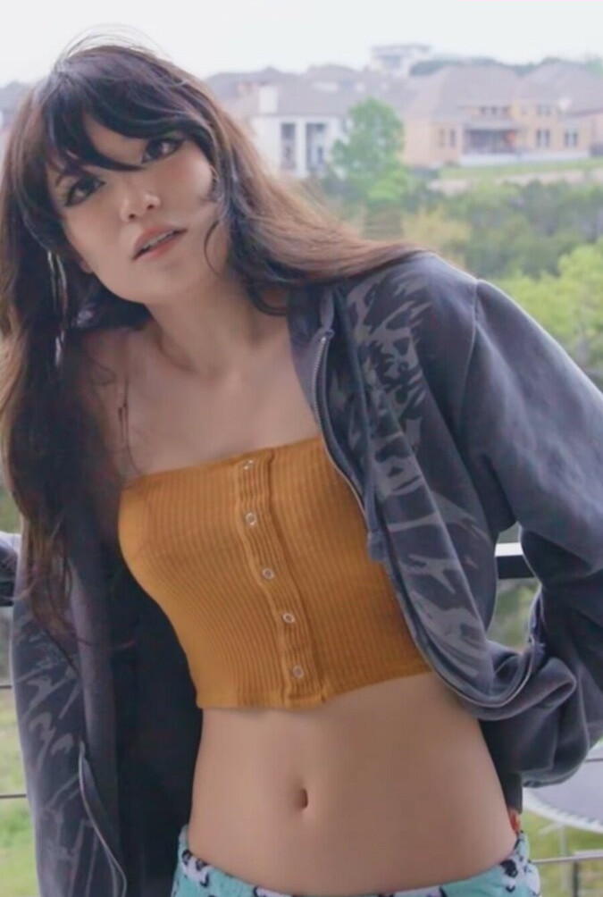 emiru-33 gallery photo #1405