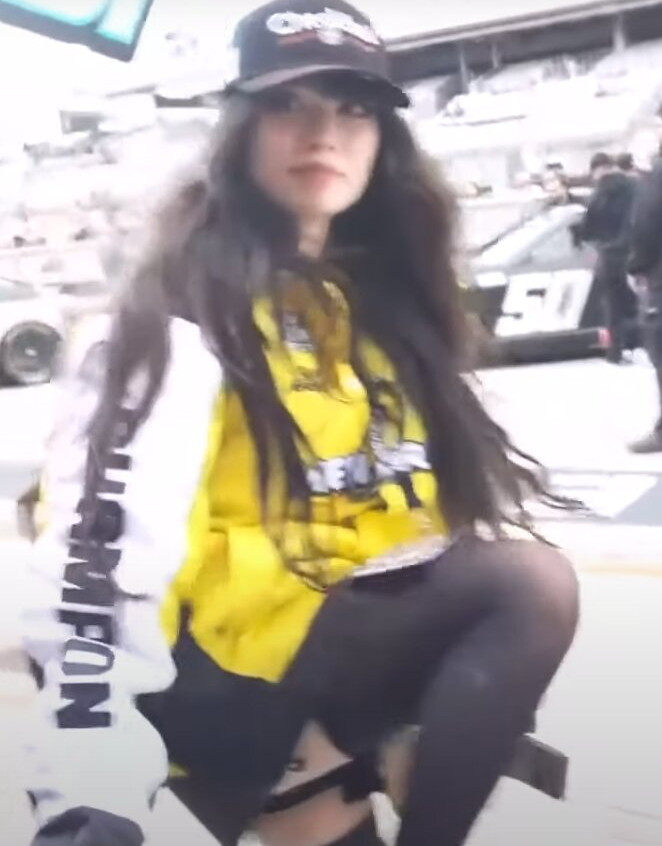 emiru-33 gallery photo #1426