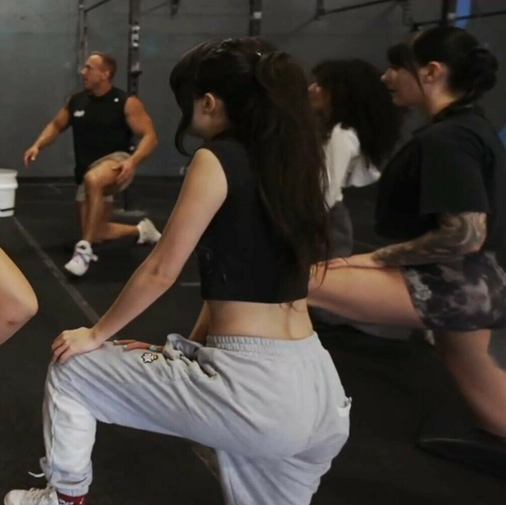 emiru-33 gallery photo #1429