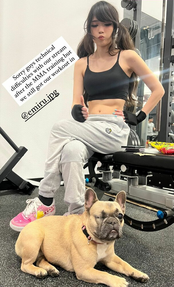 emiru-33 gallery photo #1442