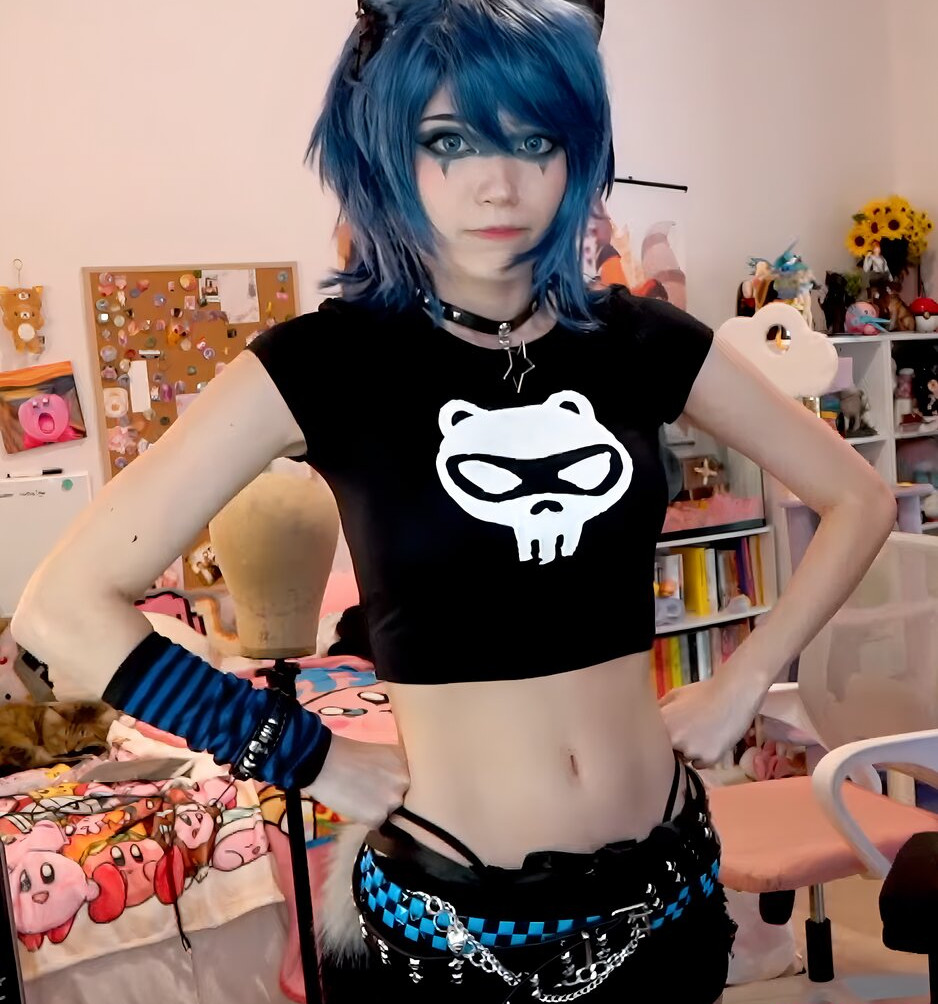 emiru-33 gallery photo #1476