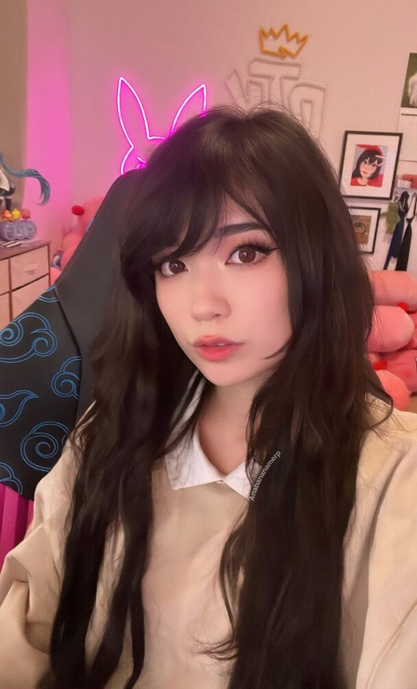 emiru-33 gallery photo #1486