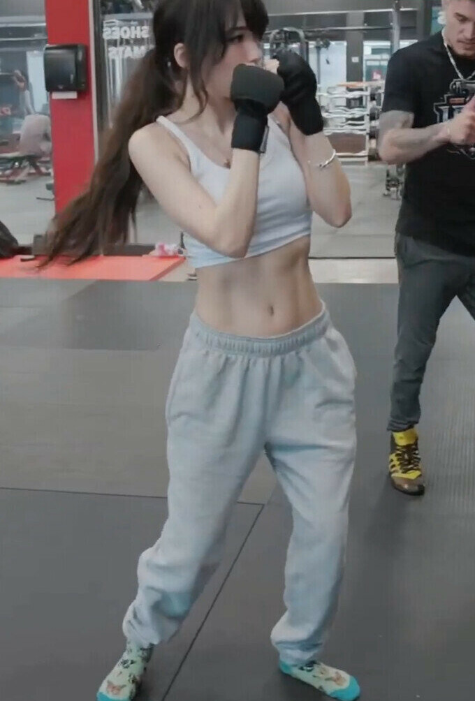 emiru-33 gallery photo #1504