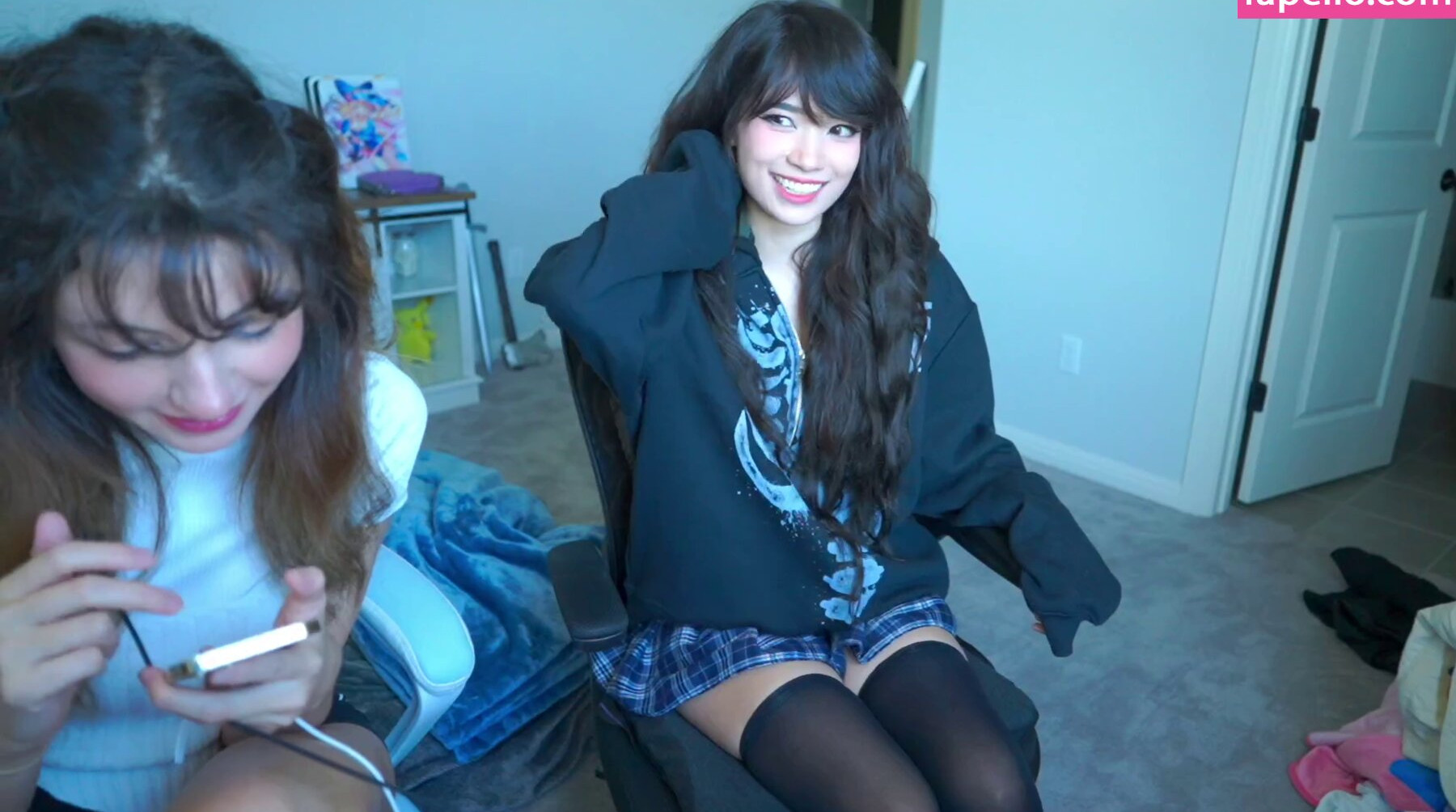 emiru-33 gallery photo #1512